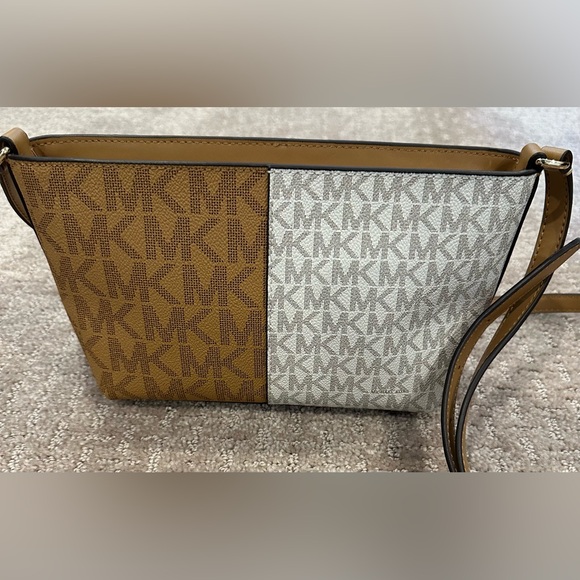 SOLD!!! Michael Kors Jet Set Small Two-Tone Logo Crossbody Bag Cognac/Cream Gold - Picture 6 of 8